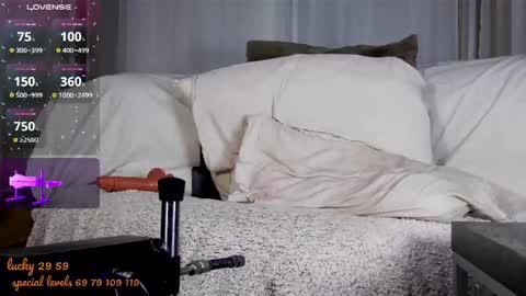 Snapshot of nikitasunrise chatting on February 2025 01:19:01 AM nikitasunrise online show from February 2025 01:19:01 AM