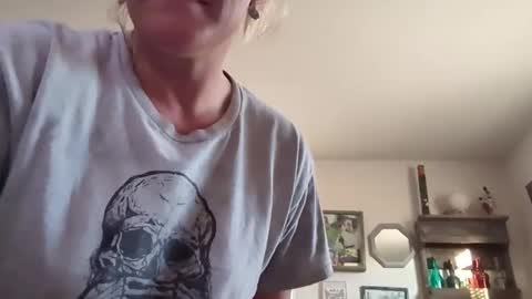 nikki32313 online show from September 2025 10:04:01 PM