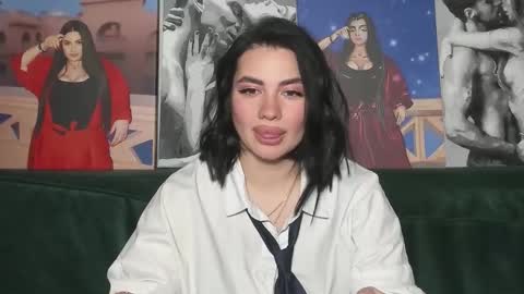 Nikki Kardashian online show from September 2025 08:52:02 PM