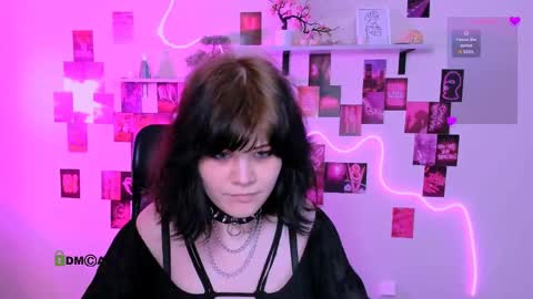 nikki_kiss_ online show from April 2026 12:29:02 PM