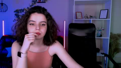 nikki_kiss_ online show from June 2026 08:27:02 AM