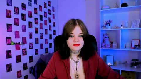 nikki_kiss_ online show from July 2026 08:40:01 AM