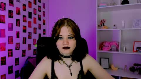 nikki_kiss_ online show from July 2026 08:45:01 AM