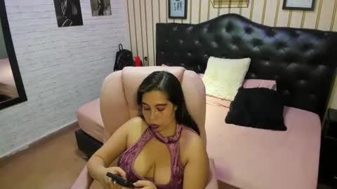 Nikki  online show from May 2026 03:04:02 AM