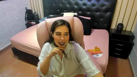 Nikki  online show from June 2026 10:15:01 PM