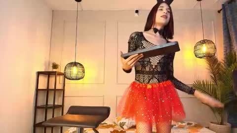 nikki_vesper online show from October 2025 12:28:02 PM