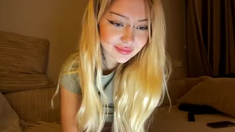 nicolette online show from December 2024 07:37:02 PM