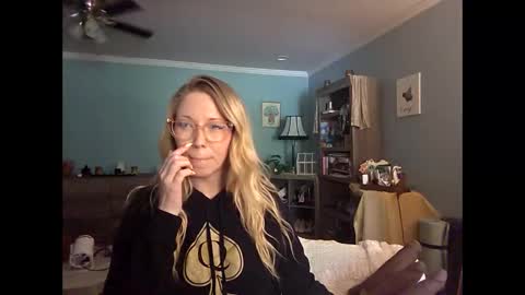 nikkib653466 online show from June 2026 06:19:01 PM