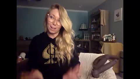 nikkib653466 online show from June 2026 12:32:02 AM