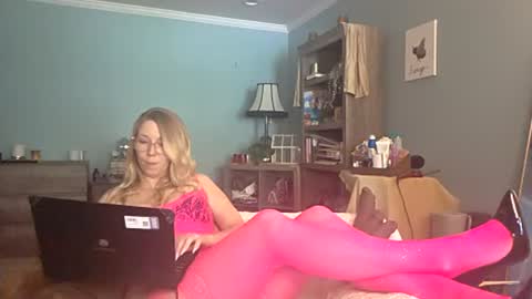 nikkib653466 online show from July 2026 06:23:01 PM