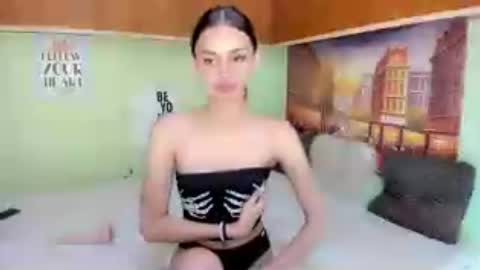 Nikie online show from July 2026 01:03:01 PM