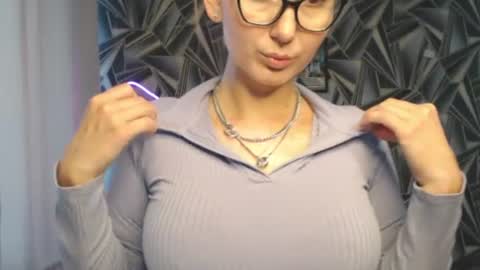 nikkikiss___ online show from June 2026 02:14:02 AM