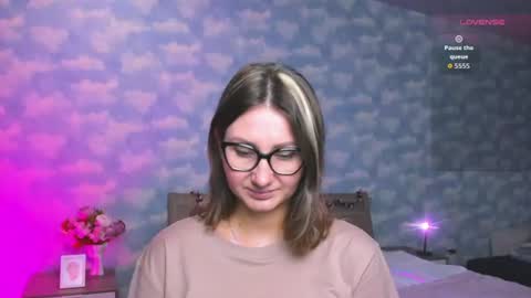 nikkikiss___ online show from July 2026 02:29:01 AM