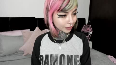 Snapshot of nikkiramone chatting on January 2025 06:03:02 PM Nikki Ramone online show from January 2025 06:03:02 PM