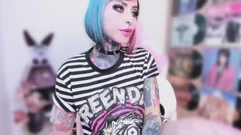 Snapshot of nikkiramone chatting on October 2025 09:39:02 PM Nikki Ramone online show from October 2025 09:39:02 PM