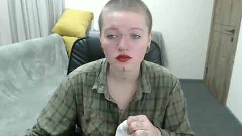 nikkysnow online show from September 2025 08:18:01 AM