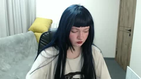 nikkysnow online show from October 2025 09:11:01 AM