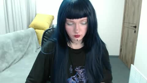 nikkysnow online show from November 2025 09:08:01 AM