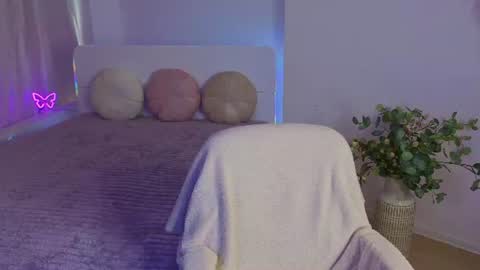 Snapshot of nikkyy_reed chatting on June 2026 05:41:02 AM Nikky online show from June 2026 05:41:02 AM