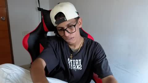 Snapshot of niklaus_wolf chatting on March 2026 03:28:01 PM niklaus_wolf online show from March 2026 03:28:01 PM