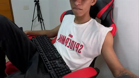 Snapshot of niklaus_wolf chatting on March 2026 06:30:01 AM niklaus_wolf online show from March 2026 06:30:01 AM