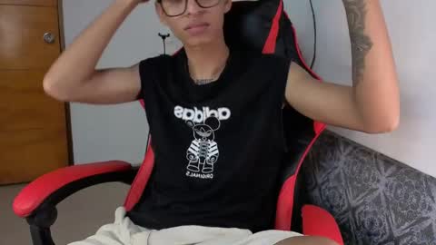 Snapshot of niklaus_wolf chatting on April 2026 05:27:02 AM niklaus_wolf online show from April 2026 05:27:02 AM