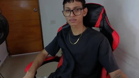 Snapshot of niklaus_wolf chatting on April 2026 06:38:01 PM niklaus_wolf online show from April 2026 06:38:01 PM