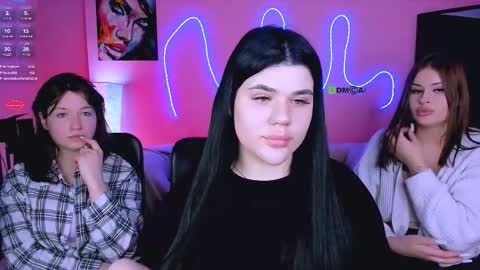 nikolle online show from February 2026 10:31:01 PM