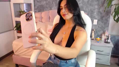 Niko Robin online show from November 2025 05:34:02 PM