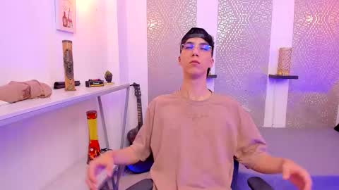    online show from November 2025 04:46:01 AM