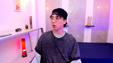    online show from December 2025 04:10:02 AM