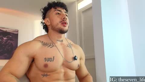 Snapshot of nikolaylisin chatting on November 2025 04:39:02 PM Niko online show from November 2025 04:39:02 PM