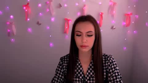 nikonara_ online show from May 2026 12:21:02 PM