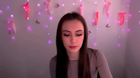 nikonara_ online show from May 2026 12:01:01 PM