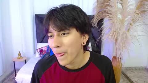 Snapshot of nikoo_18 chatting on February 2026 01:32:02 PM Niko online show from February 2026 01:32:02 PM