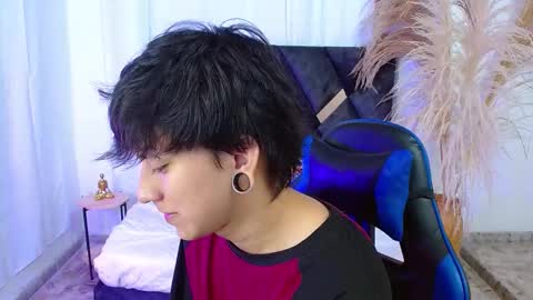 Snapshot of nikoo_18 chatting on February 2026 02:11:02 PM Niko online show from February 2026 02:11:02 PM