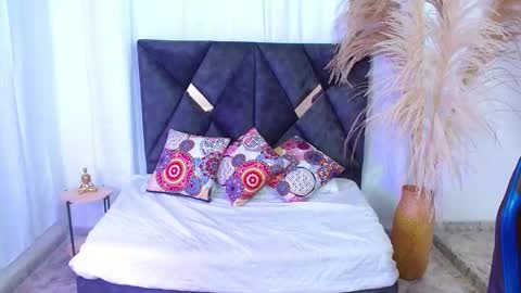 Snapshot of nikoo_18 chatting on February 2026 01:37:02 PM Niko online show from February 2026 01:37:02 PM