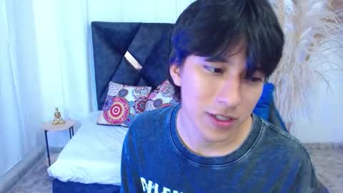 Snapshot of nikoo_18 chatting on February 2026 01:38:02 PM Niko online show from February 2026 01:38:02 PM