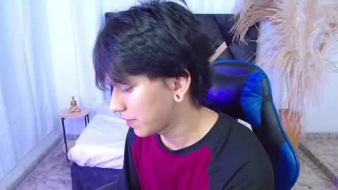 Snapshot of nikoo_18 chatting on February 2026 01:50:02 PM Niko online show from February 2026 01:50:02 PM