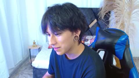 Snapshot of nikoo_18 chatting on February 2026 01:54:02 PM Niko online show from February 2026 01:54:02 PM