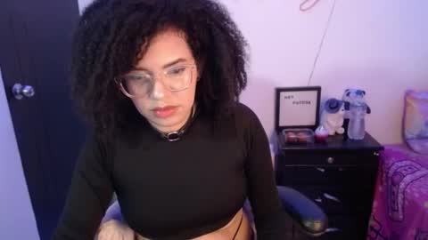 Snapshot of niky_golden chatting on January 2025 06:20:02 AM Nicole GTM-5 1100 pm - 700 am online show from January 2025 06:20:02 AM