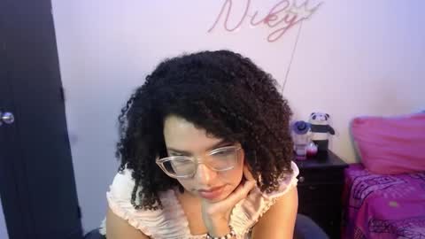 Snapshot of niky_golden chatting on January 2025 09:39:01 AM Nicole GTM-5 1100 pm - 700 am online show from January 2025 09:39:01 AM