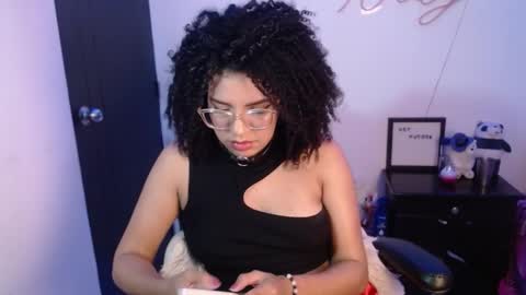 Snapshot of niky_golden chatting on January 2025 06:52:01 AM Nicole GTM-5 1100 pm - 700 am online show from January 2025 06:52:01 AM