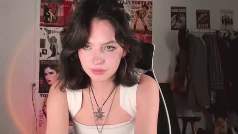 Snapshot of niky_jess chatting on October 2025 01:59:02 AM Veronica online show from October 2025 01:59:02 AM