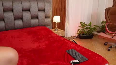 Niky online show from June 2026 07:03:02 PM