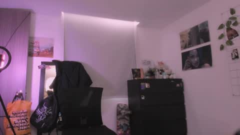 Nikylaine online show from March 2026 03:51:02 PM