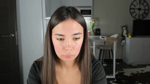 Snapshot of nilliluv chatting on March 2026 11:43:01 PM Bella online show from March 2026 11:43:01 PM