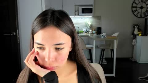 Snapshot of nilliluv chatting on April 2026 01:05:02 PM Bella online show from April 2026 01:05:02 PM