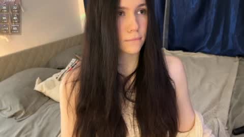 Snapshot of nimfaheart chatting on February 2025 05:31:01 PM Jennet online show from February 2025 05:31:01 PM