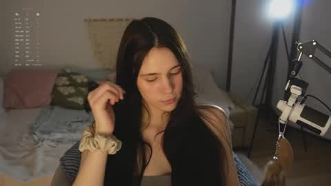 Snapshot of nimfaheart chatting on May 2026 07:10:01 PM Jennet online show from May 2026 07:10:01 PM